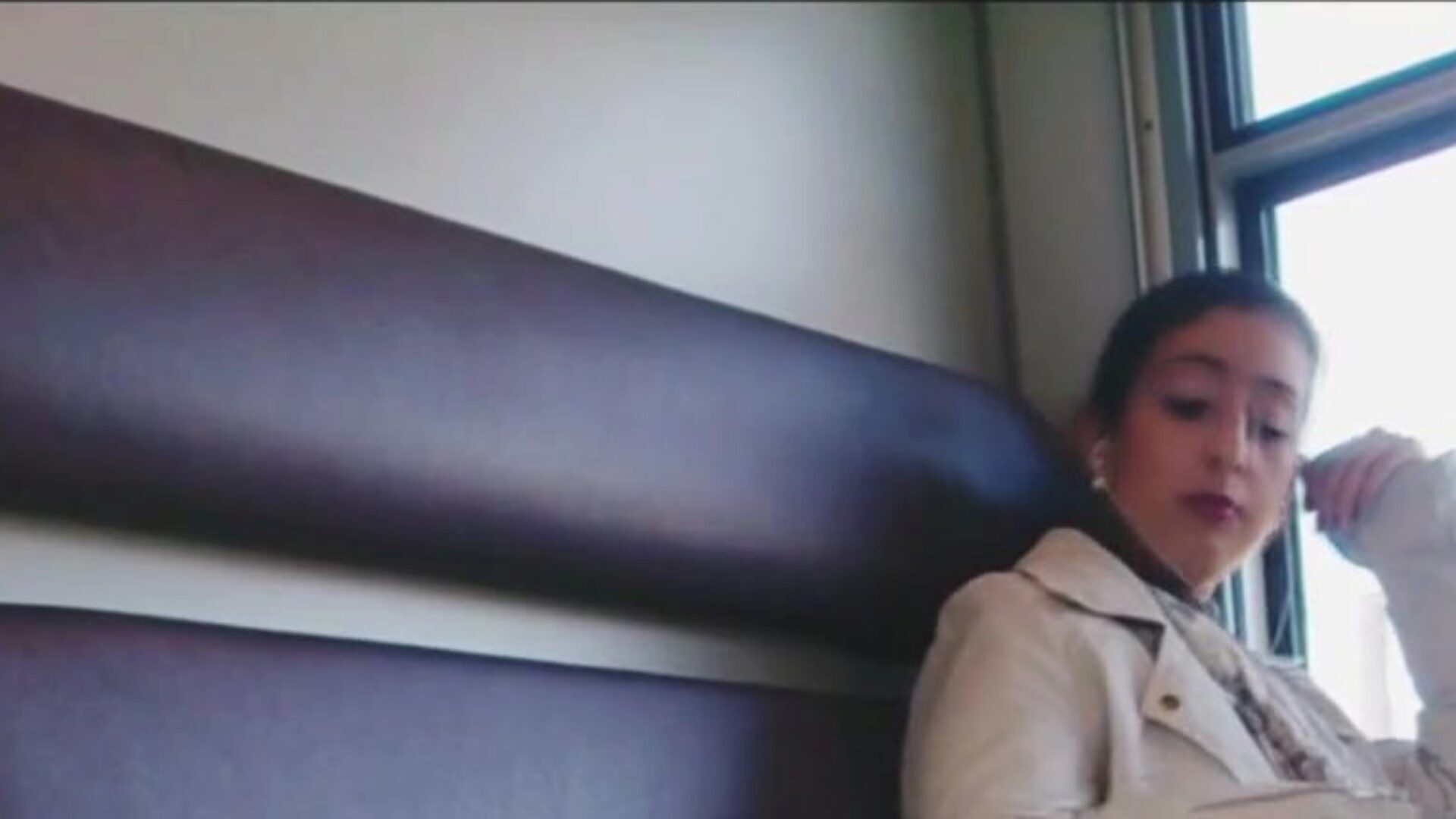 She like and smiles when I play with my erection in London metro